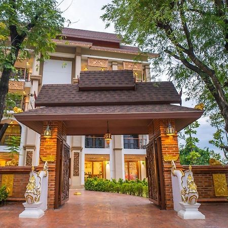 Siri Nakornpink Chiang Mai Hotel Sha Plus Exterior foto